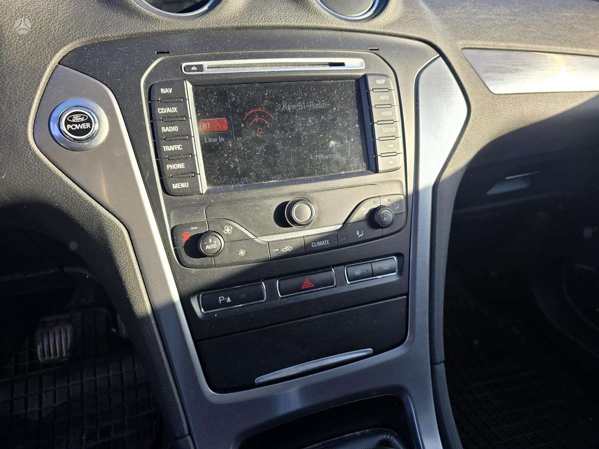 Ford Mondeo 2011 — photo 14