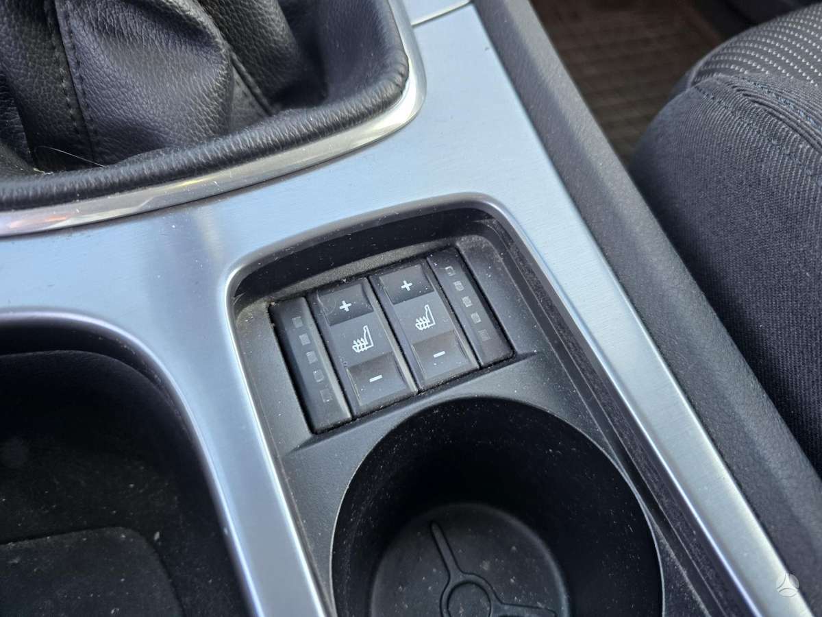 Ford Mondeo 2011 — photo 15