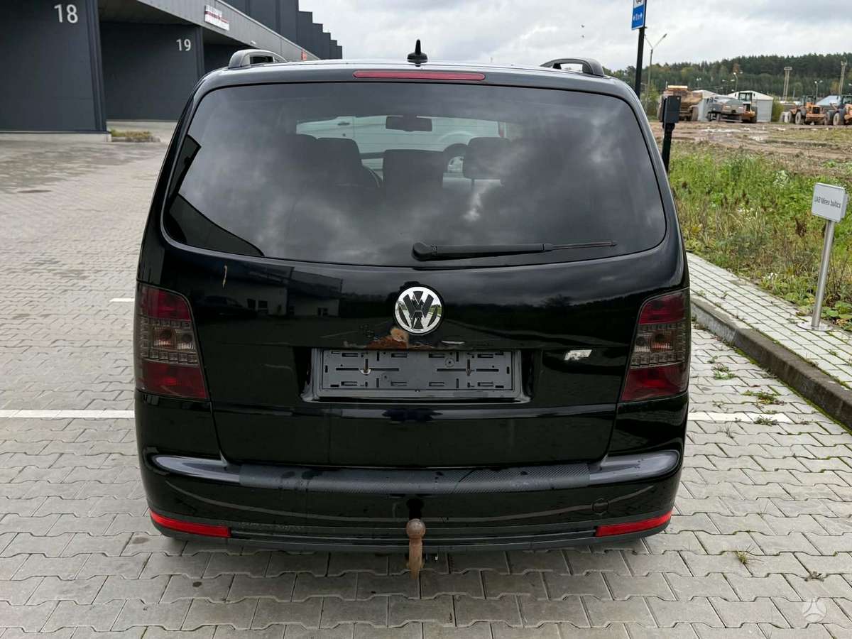 Volkswagen Touran 2008 — двигун 1896 cm³, 105 HP (77kW)