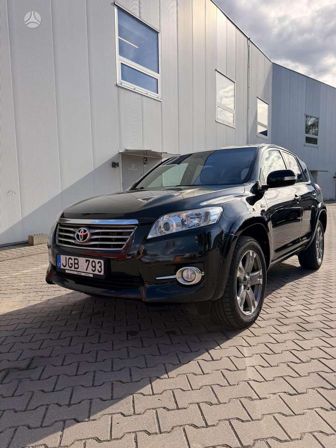 Toyota RAV4, 2010