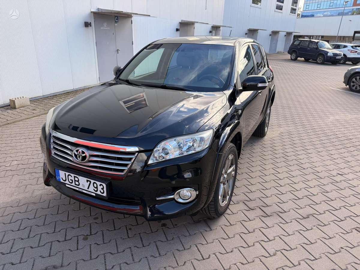 Toyota RAV4 2010 — photo 10