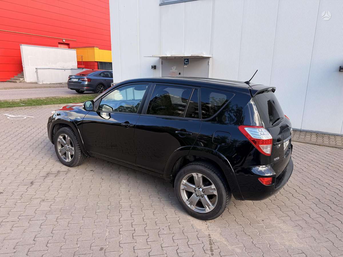 Toyota RAV4 2010 — photo 5
