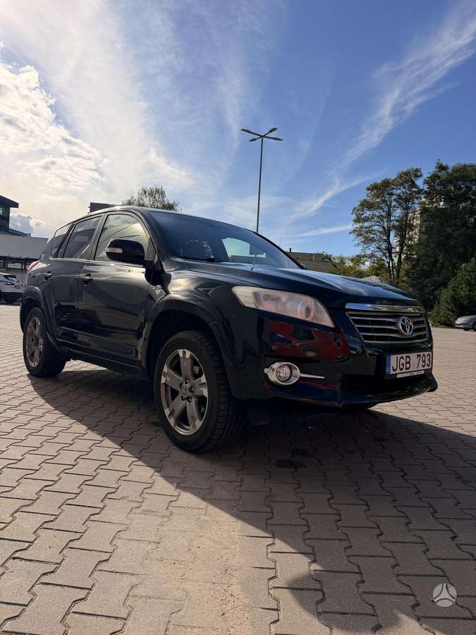 Toyota RAV4 2010 — photo 7