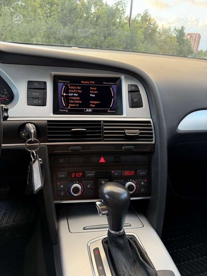 Audi A6 2011 — photo 16