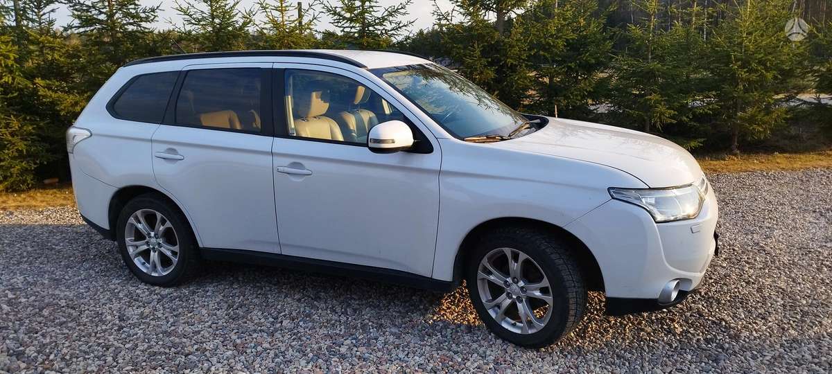 Mitsubishi Outlander 2015 — photo 12