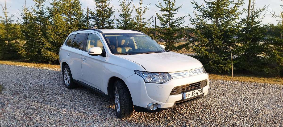 Mitsubishi Outlander 2015 — photo 13