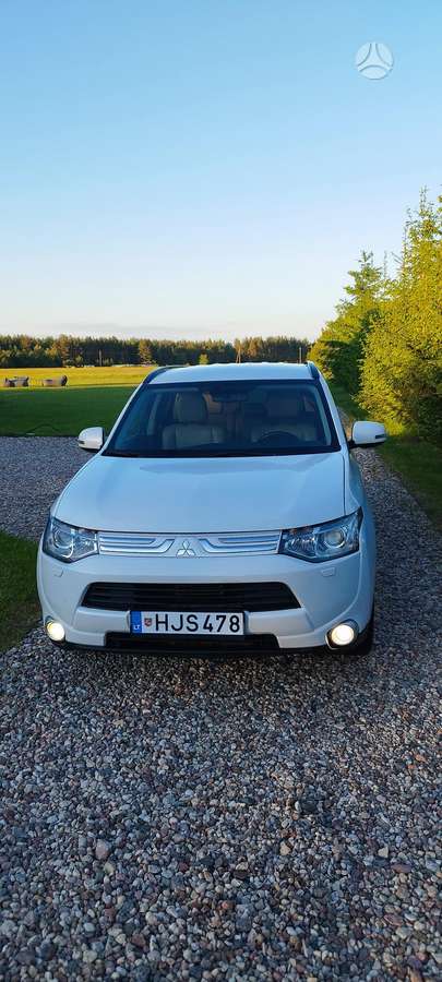 Mitsubishi Outlander 2015 — photo 17