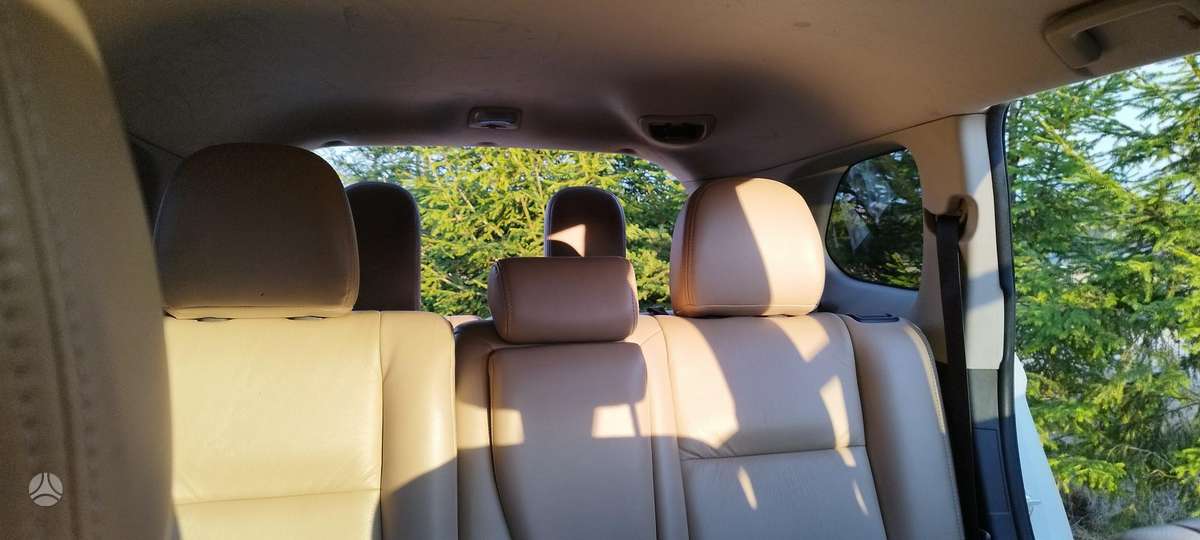 Mitsubishi Outlander 2015 — interior