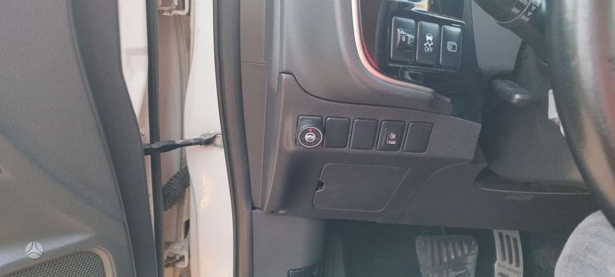 Mitsubishi Outlander 2015 — photo 8
