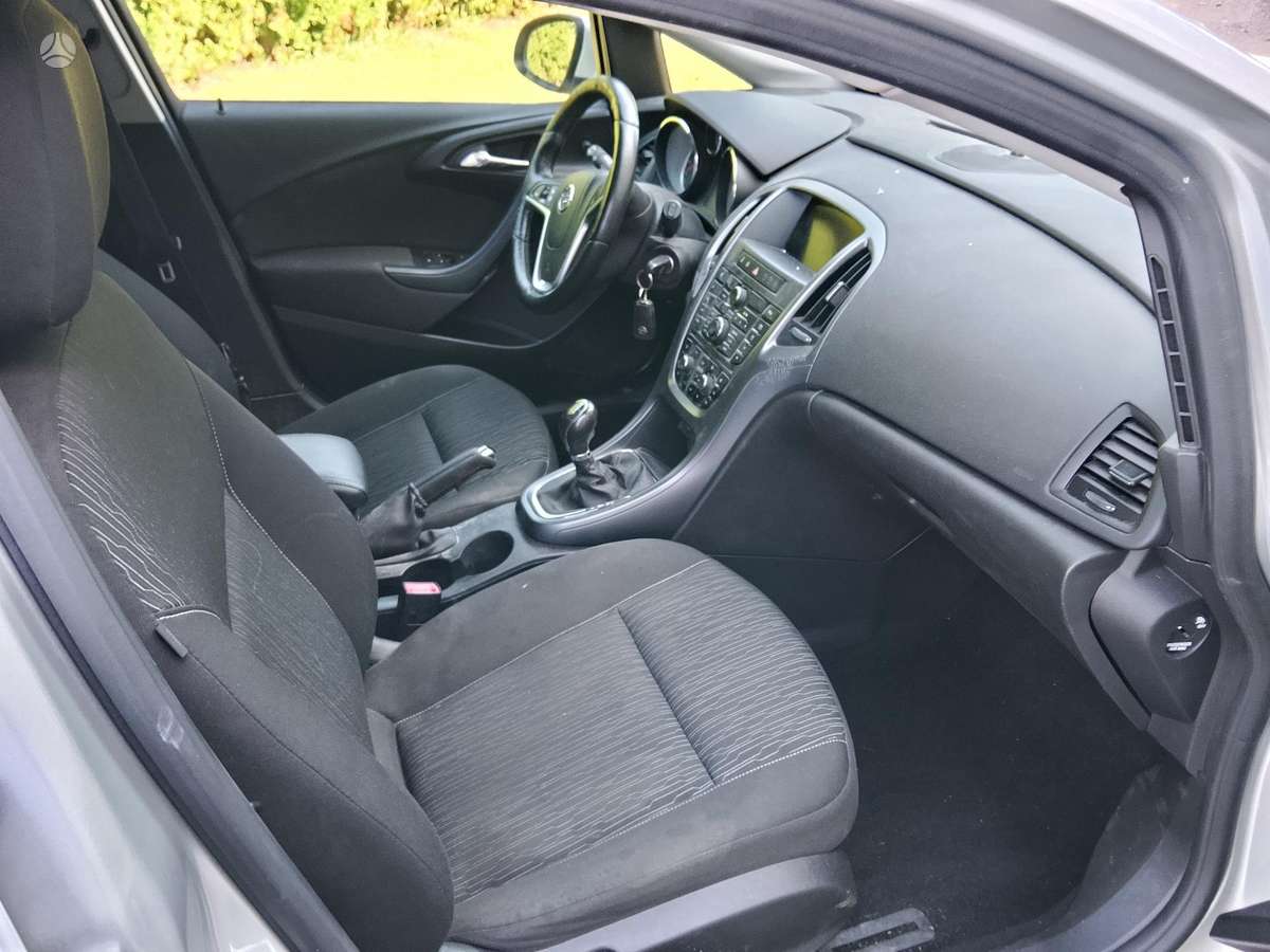 Opel Astra 2015 — photo 7