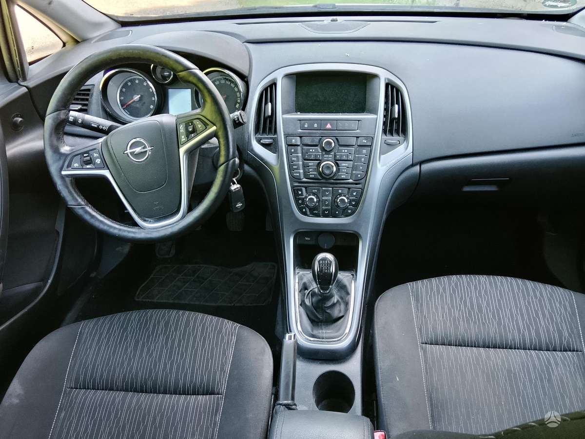 Opel Astra 2015 — photo 8