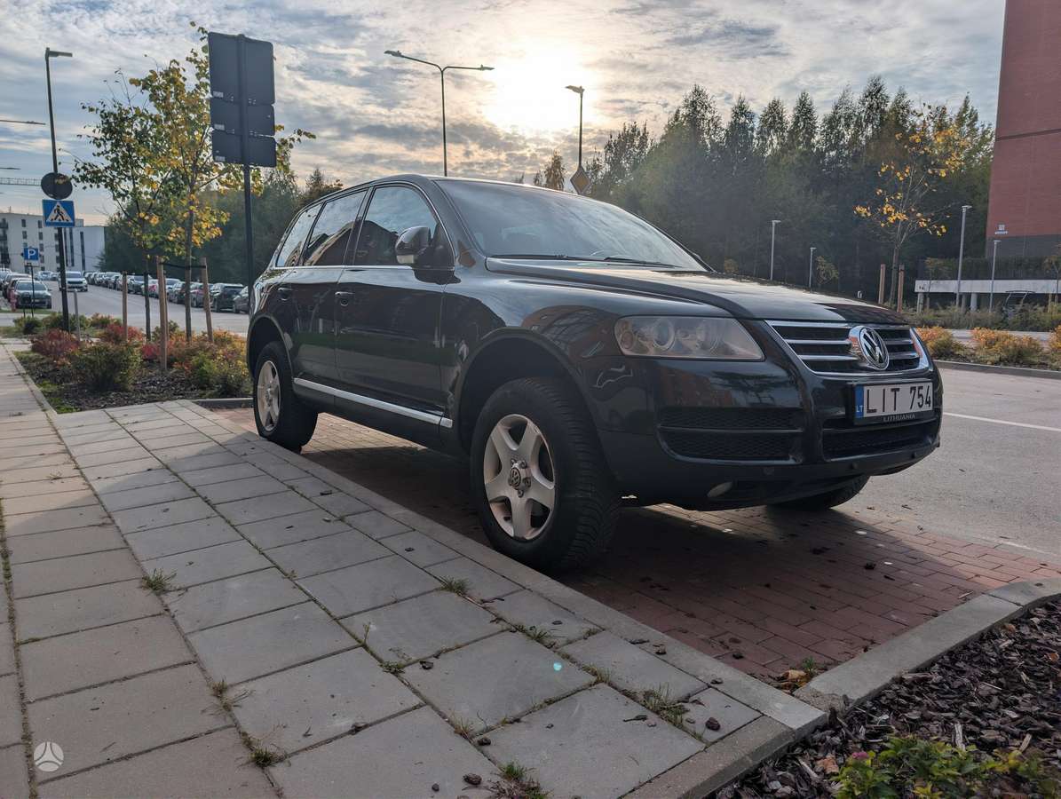 Volkswagen Touareg 2006 — rear view