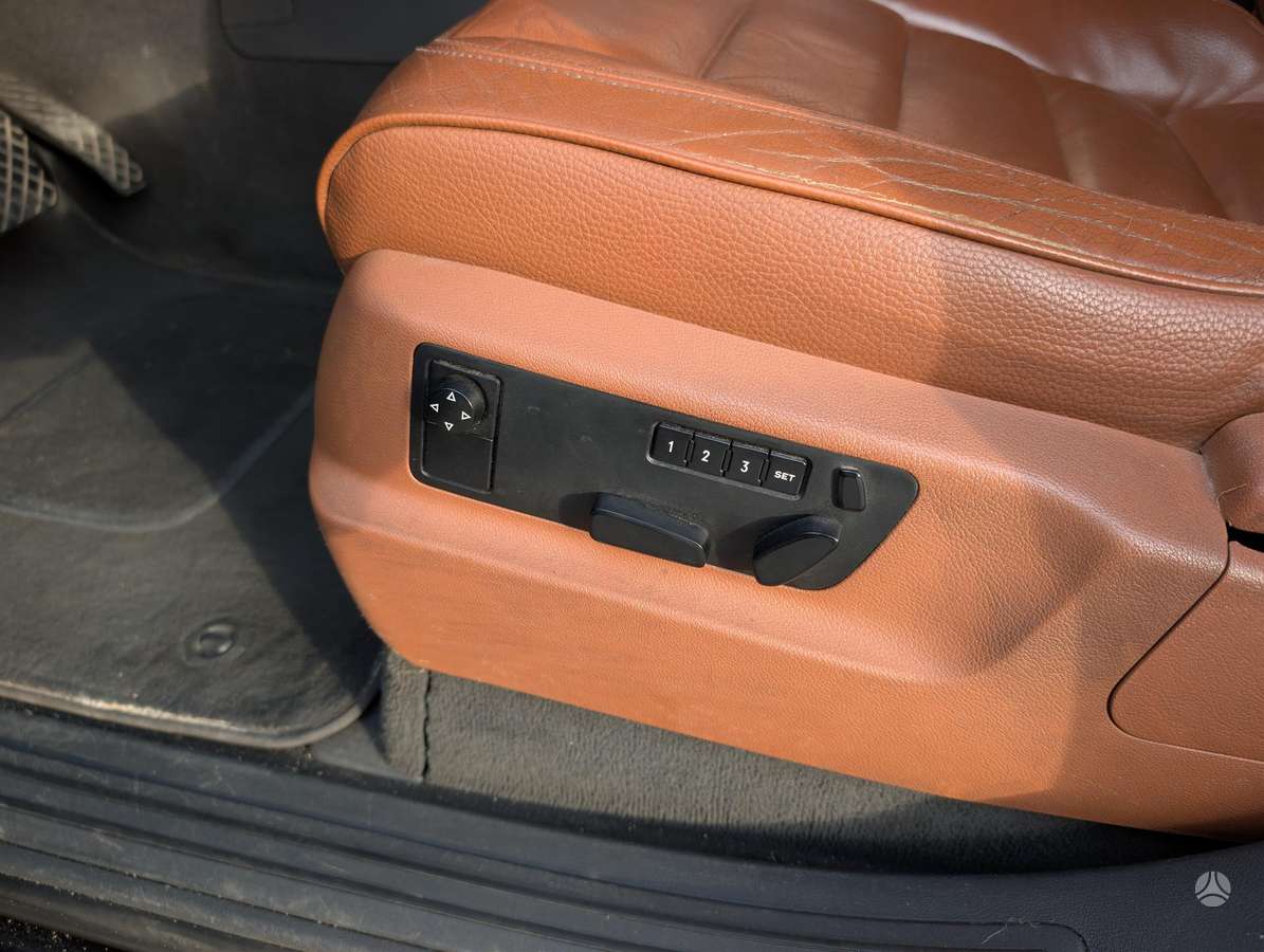Volkswagen Touareg 2006 — photo 8