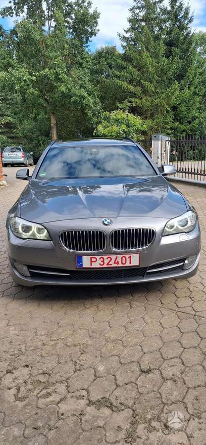 BMW 530 2012 — вигляд ззаду