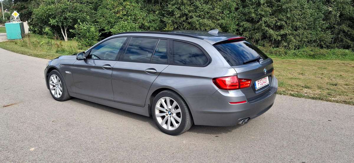 BMW 530 2012 — двигун 258 HP (190kW)