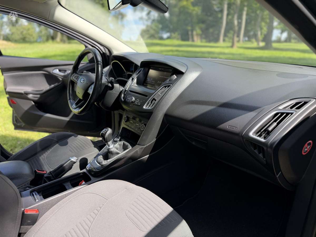 Ford Focus 2015 — фото 11