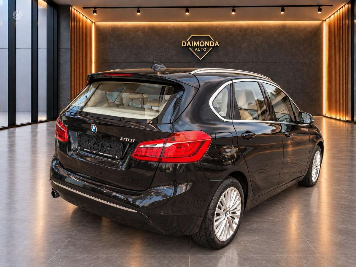 BMW 218 2014 — двигун 1499 cm³, 136 HP (100kW)
