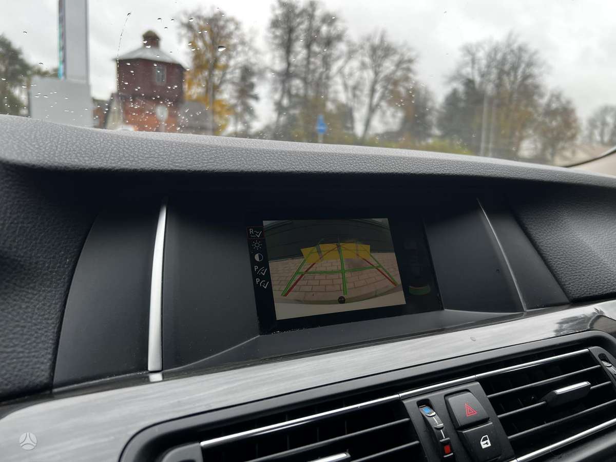 BMW 530 2014 — photo 13