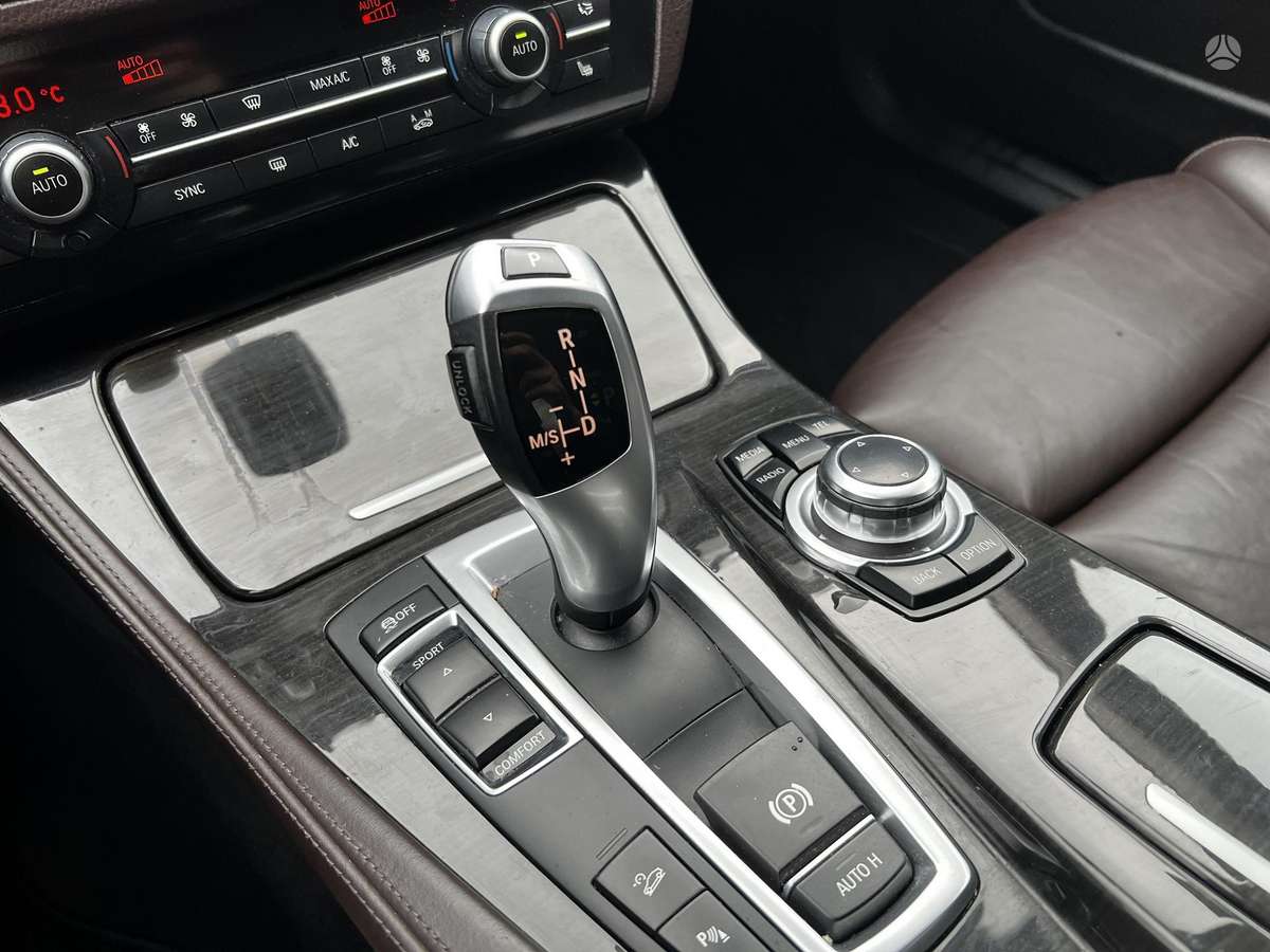 BMW 530 2014 — photo 17