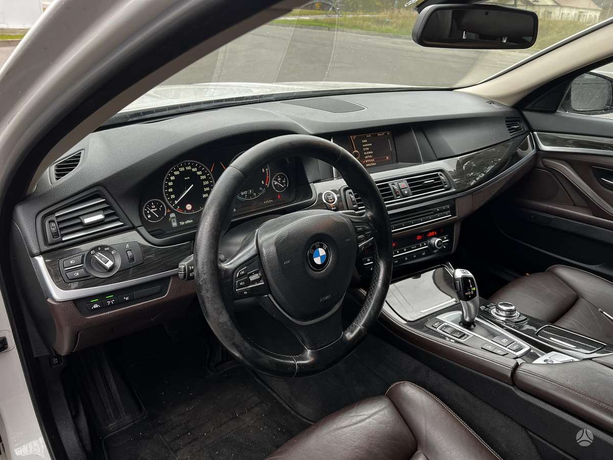 BMW 530 2014 — photo 18