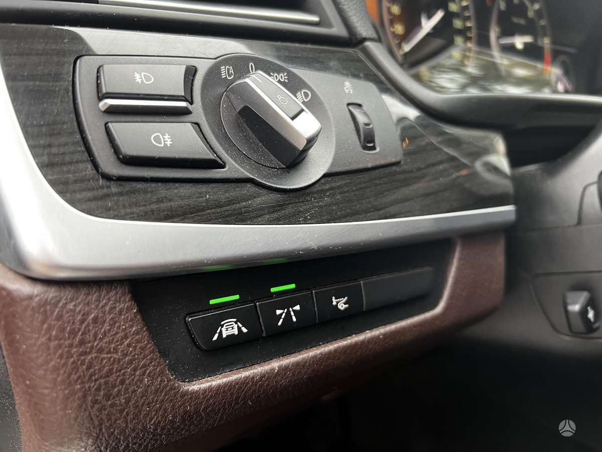 BMW 530 2014 — photo 21