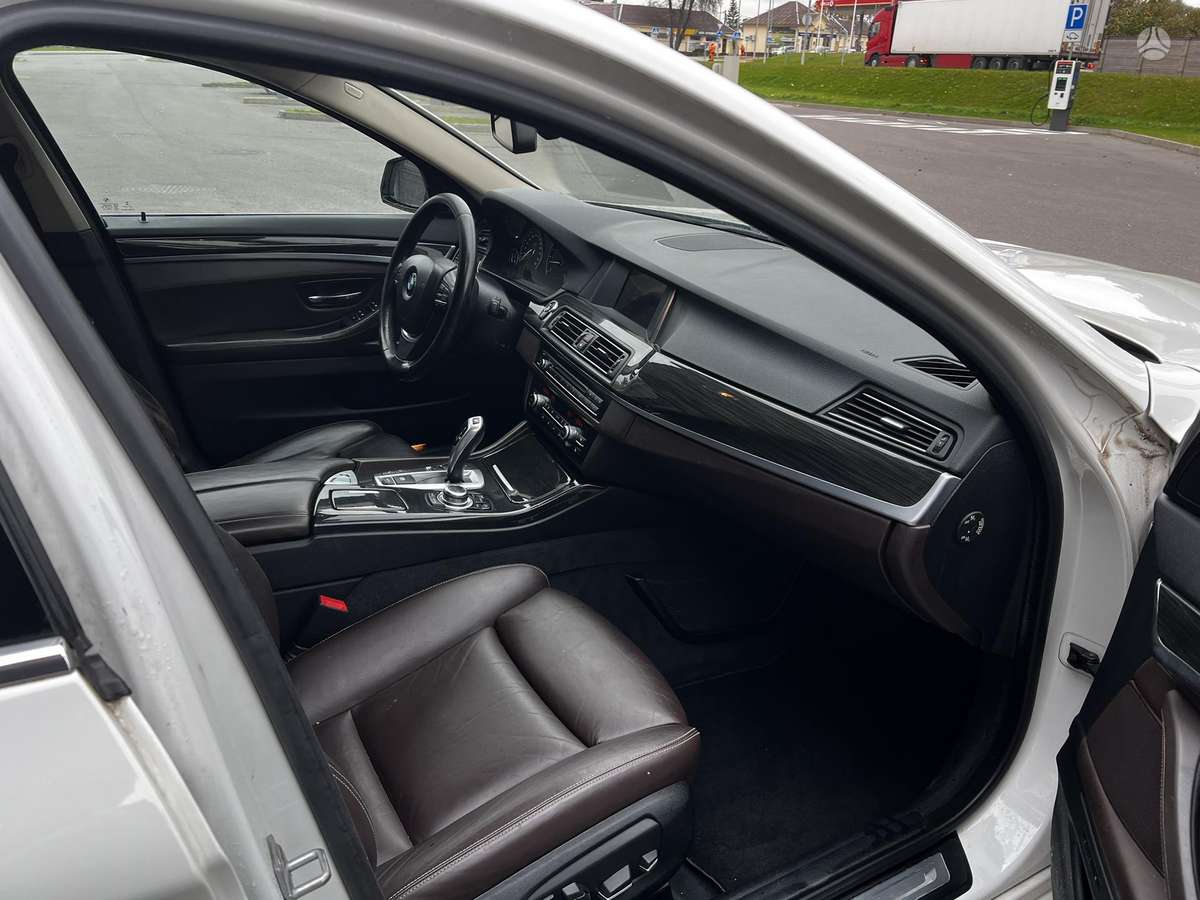 BMW 530 2014 — photo 24