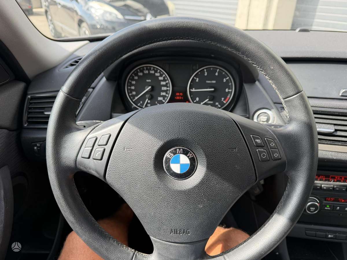 BMW X1 2013 — фото 11