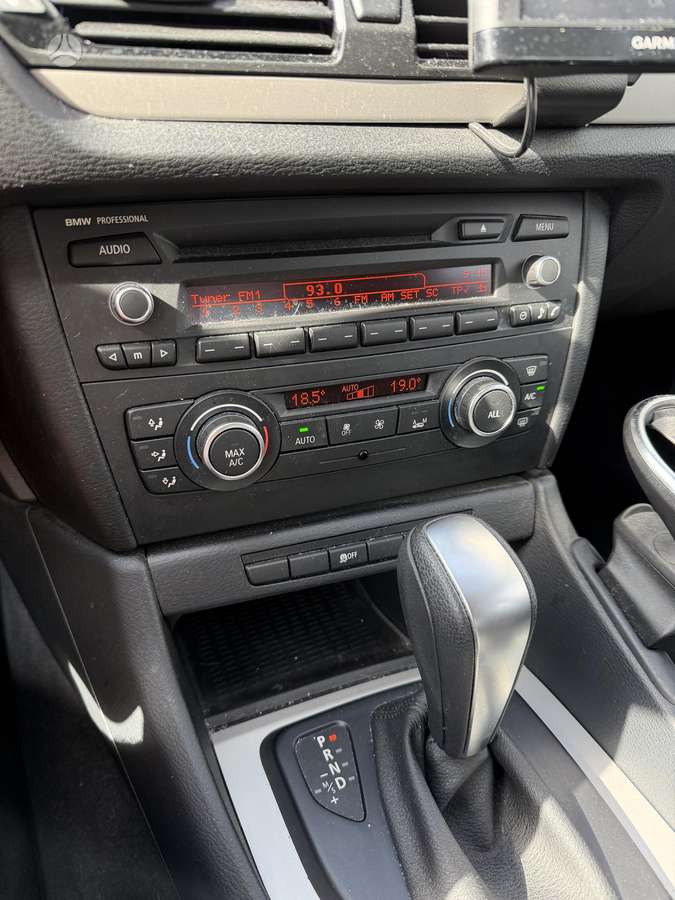 BMW X1 2013 — фото 15