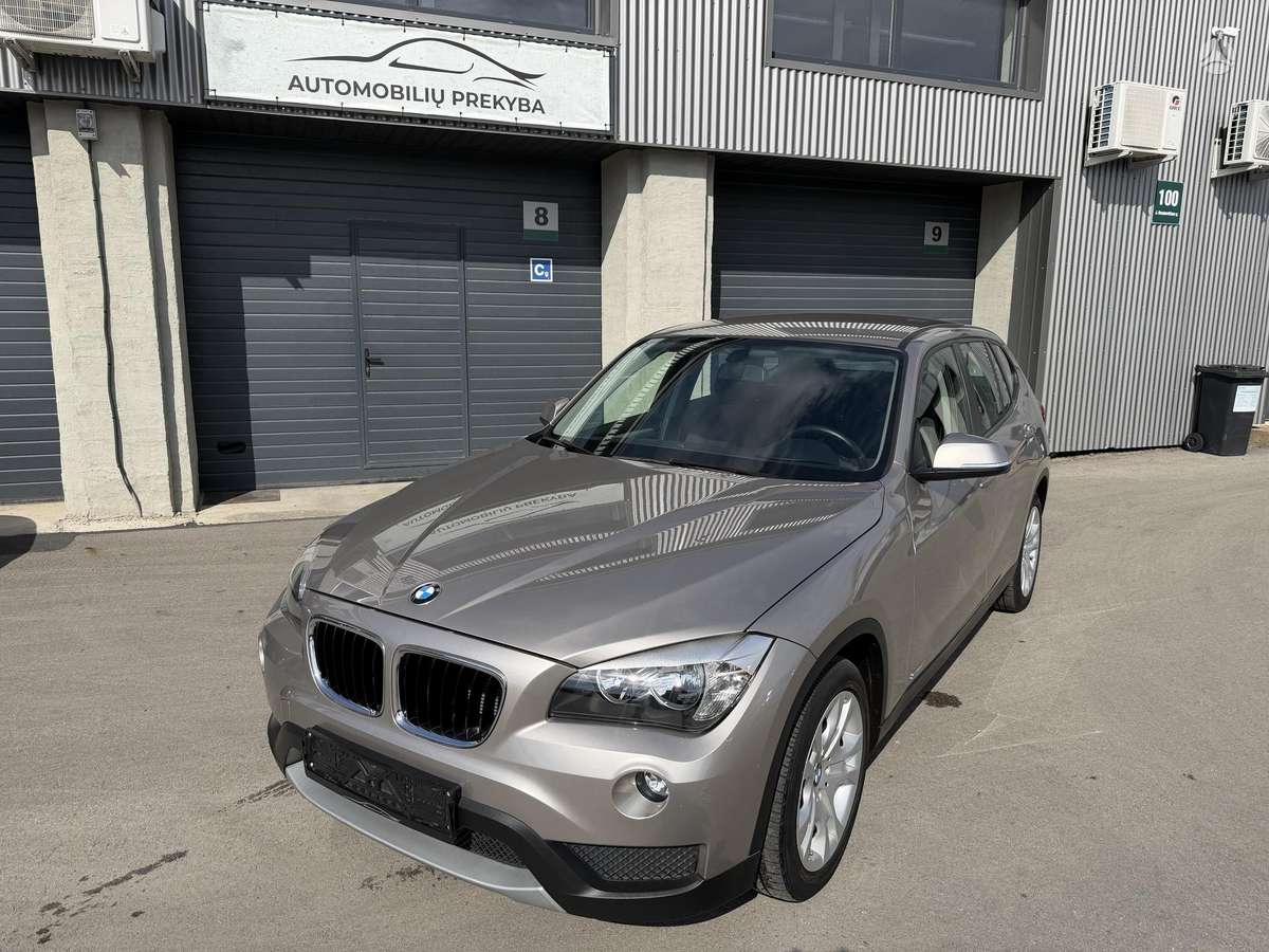 BMW X1 2013 — вигляд ззаду