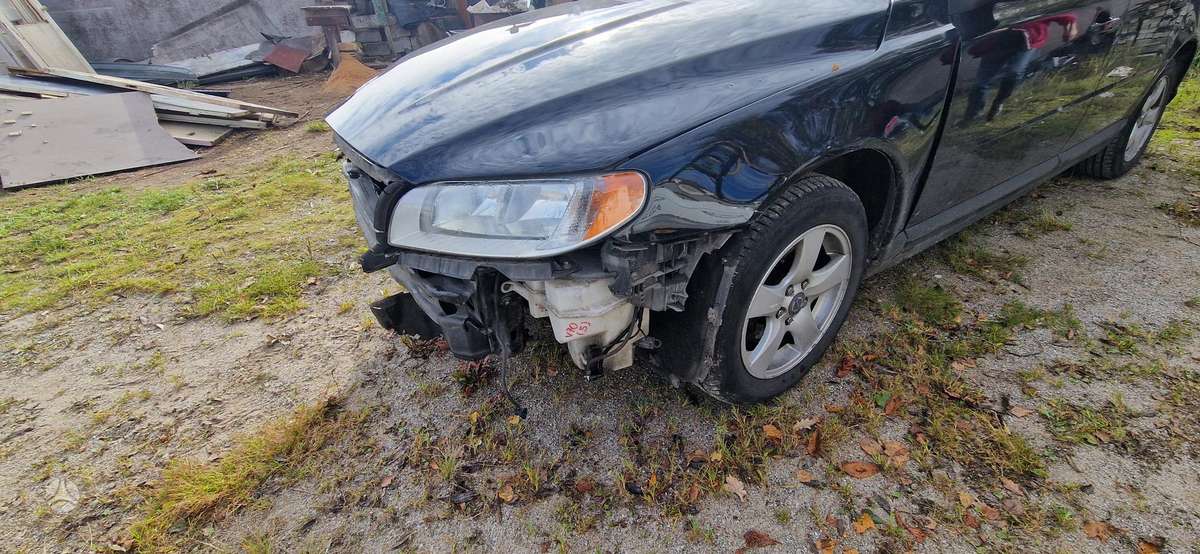 Volvo V70 2009 — салон