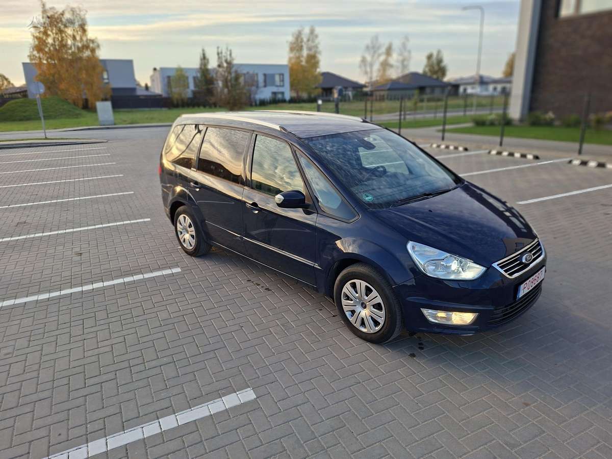 Ford Galaxy 2010 — фото 15