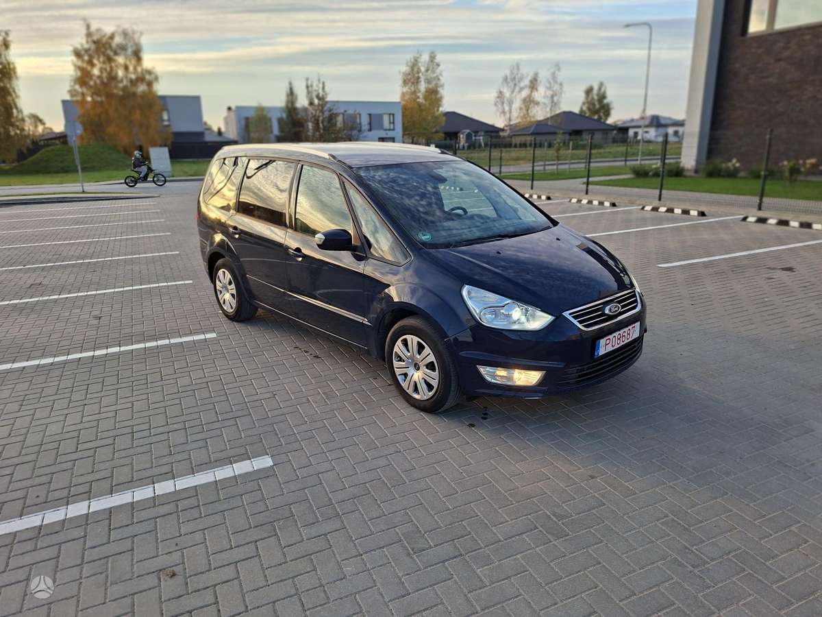 Ford Galaxy 2010 — фото 16