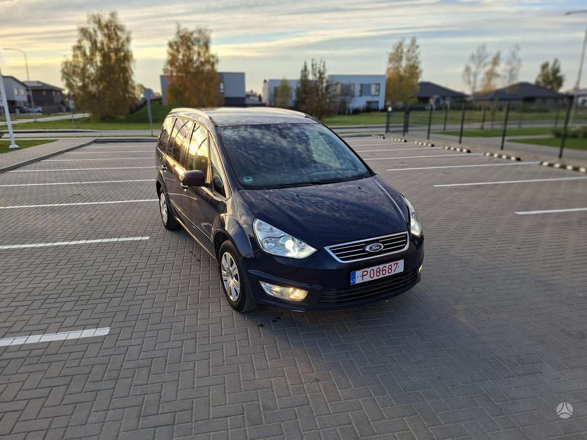 Ford Galaxy 2010 — фото 17