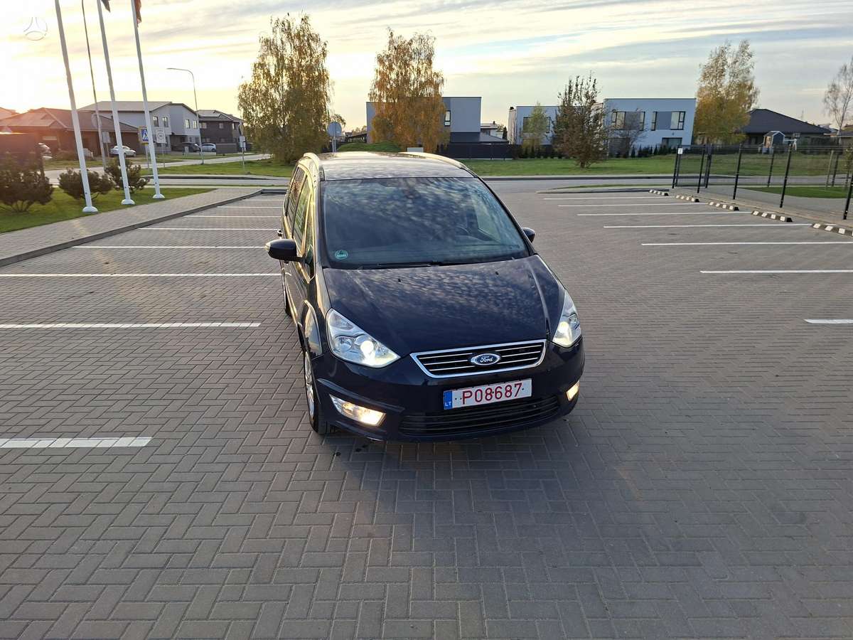 Ford Galaxy 2010 — фото 18