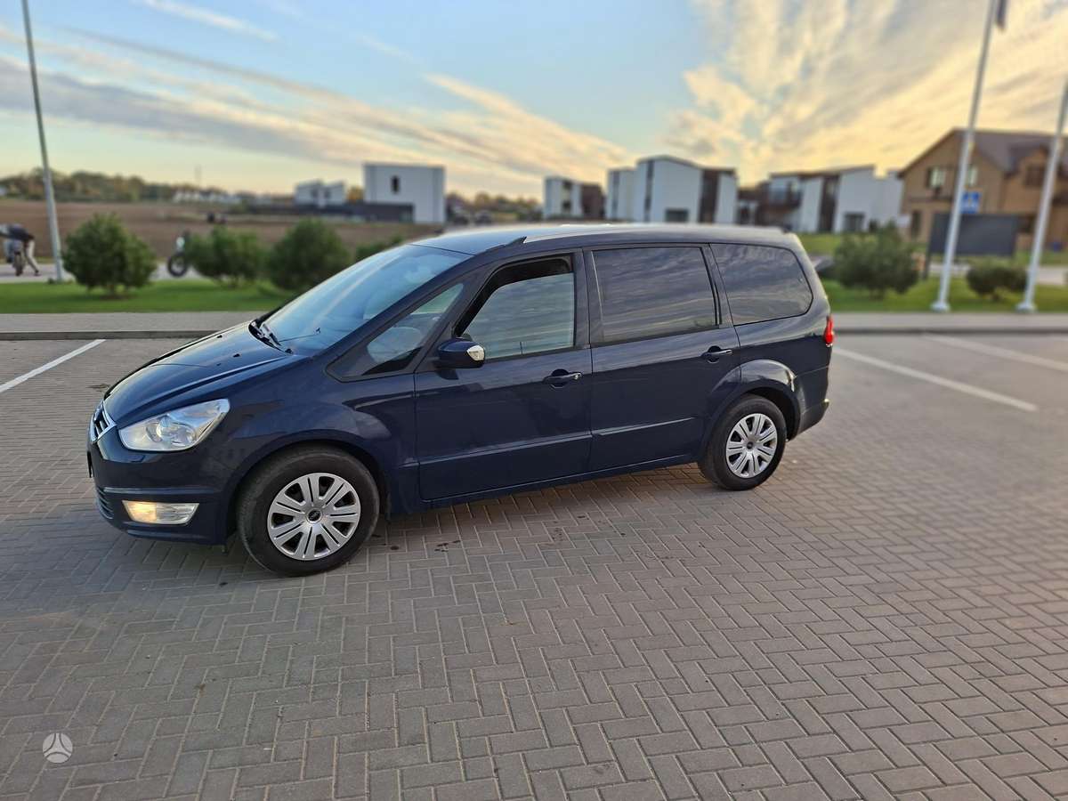 Ford Galaxy 2010 — фото 26