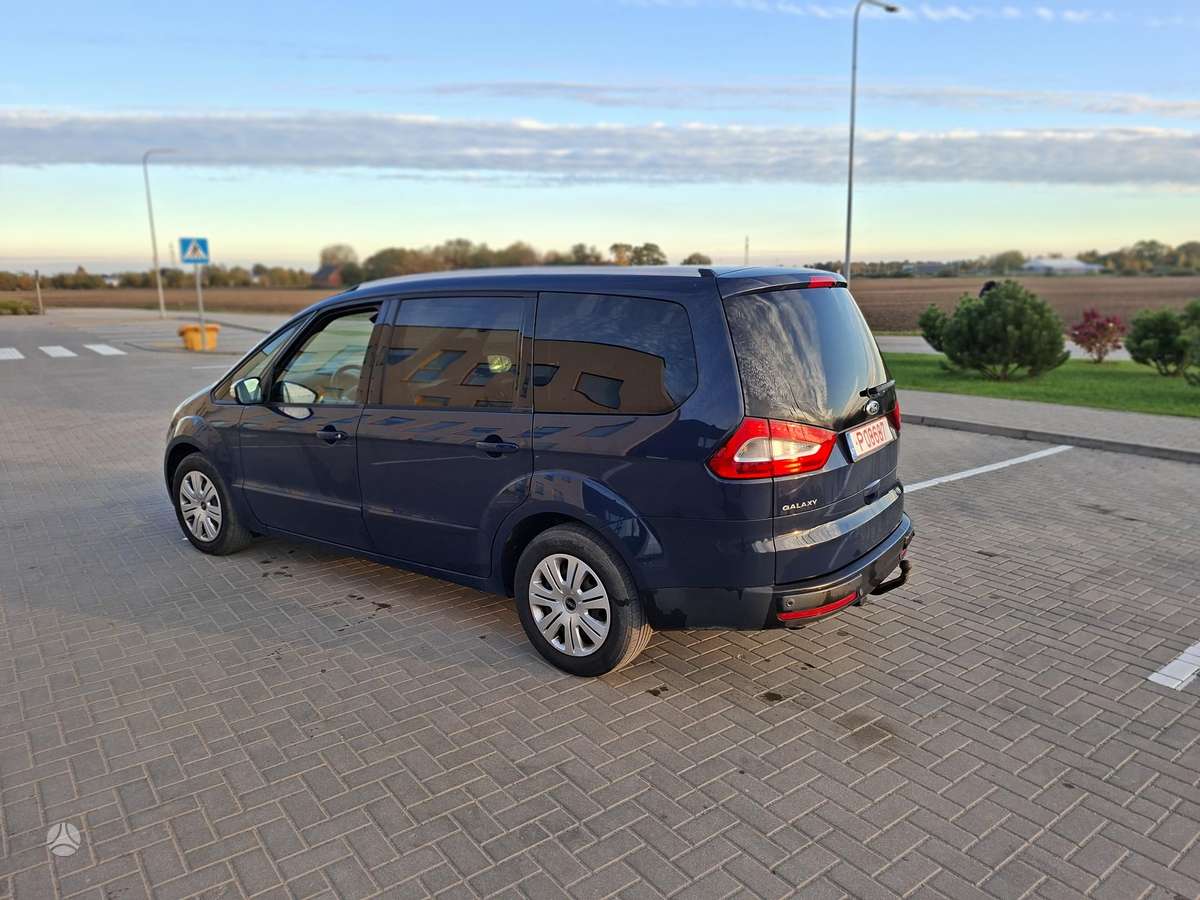 Ford Galaxy 2010 — салон