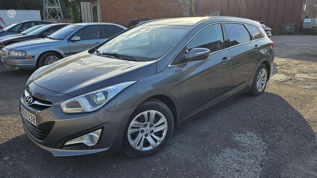 Hyundai i40 2013 — салон