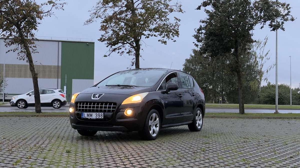 Peugeot 3008 2010 — rear view