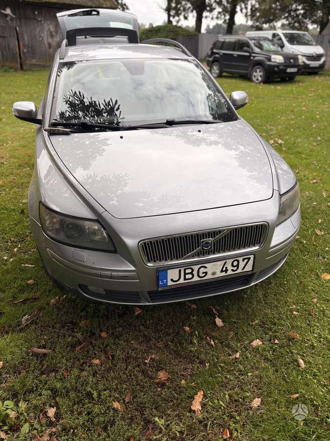 Volvo V50 2007 — салон
