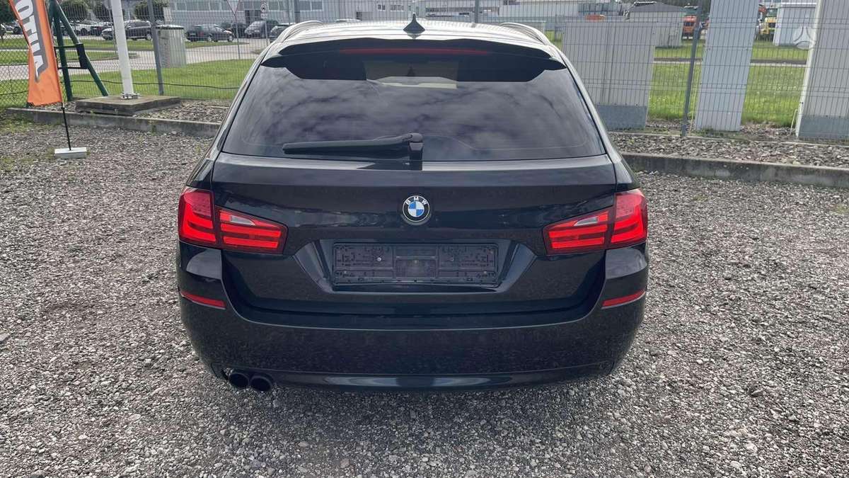BMW 520 2011 — photo 10
