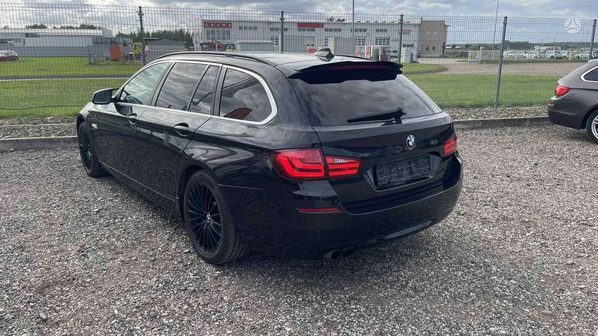 BMW 520 2011 — photo 11