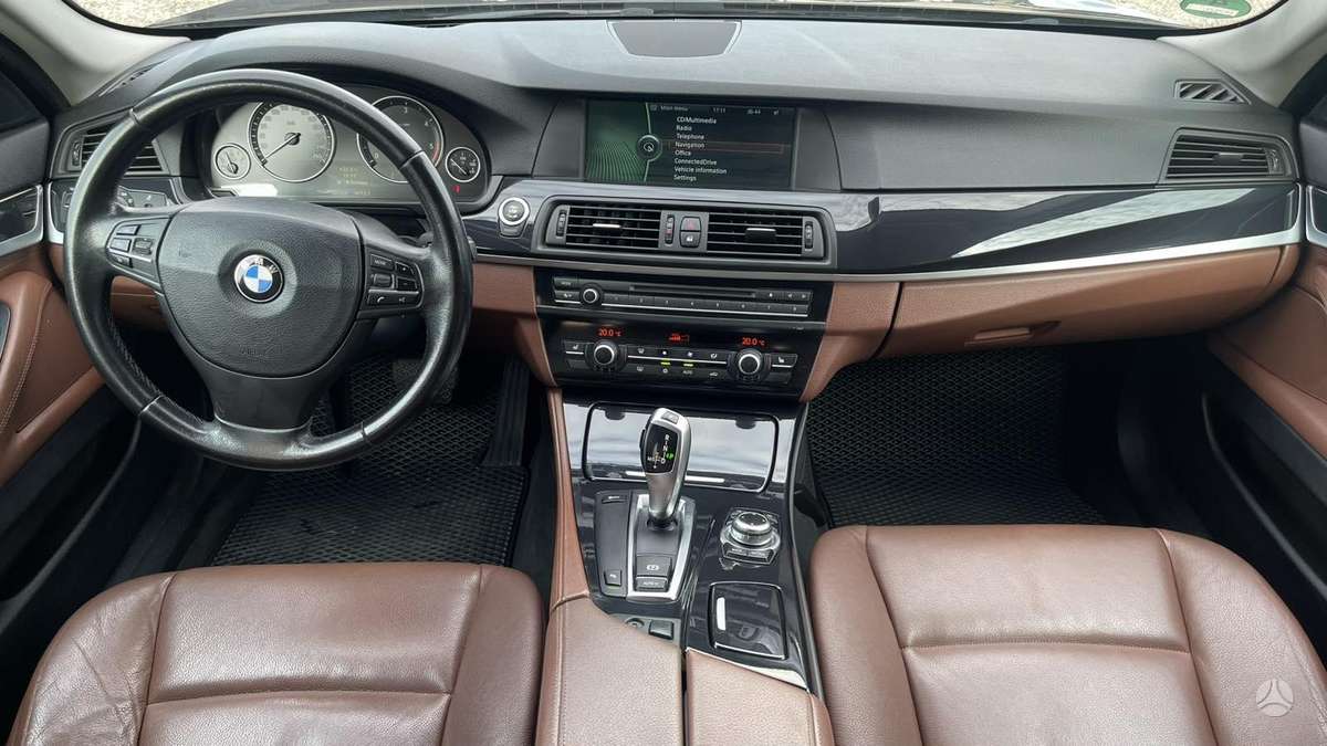 BMW 520 2011 — photo 17