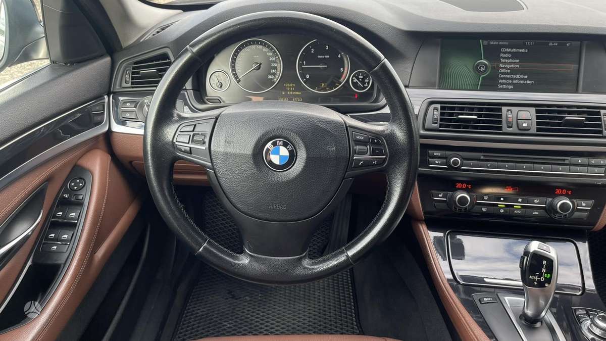 BMW 520 2011 — photo 19