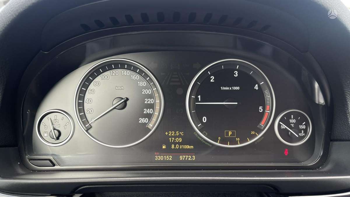 BMW 520 2011 — photo 27