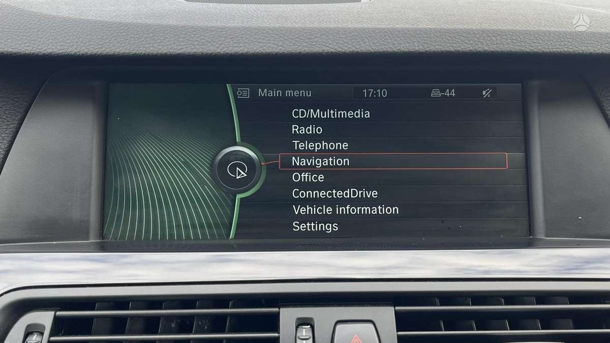 BMW 520 2011 — engine 1995 cm³, 184 HP (135kW)