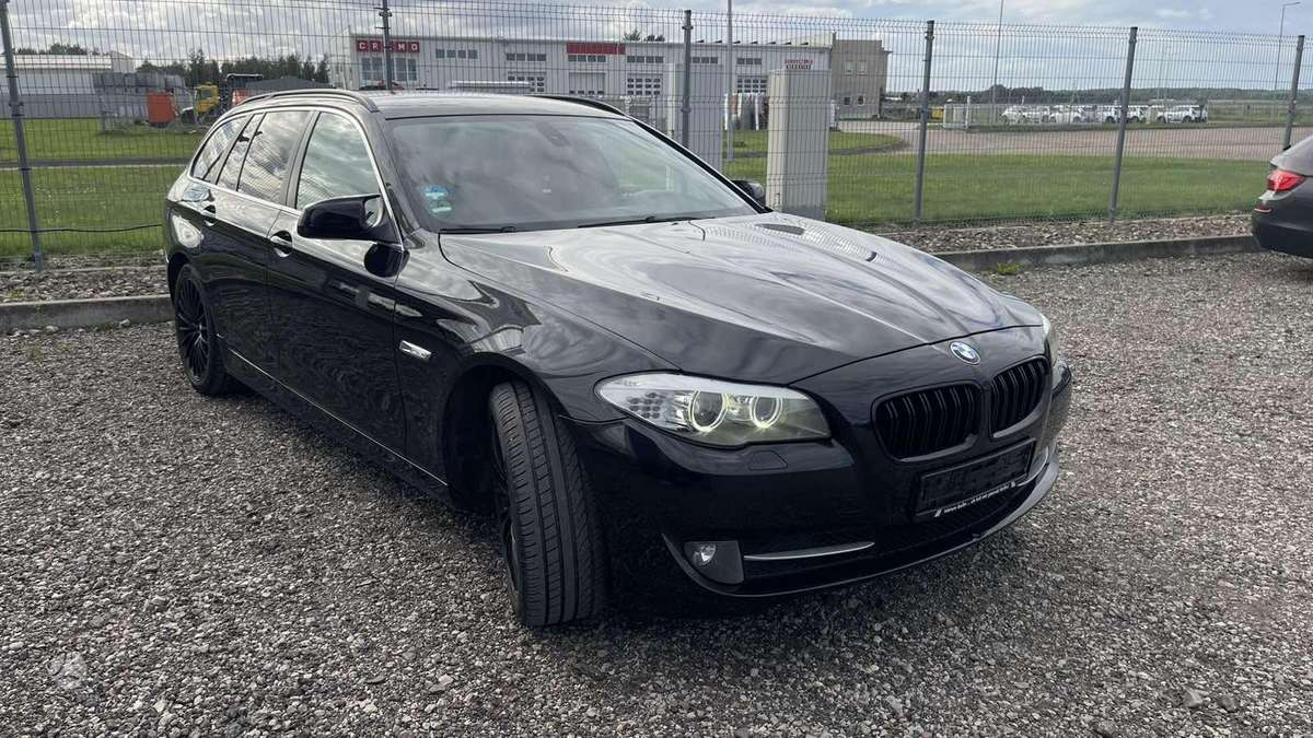 BMW 520 2011 — photo 7