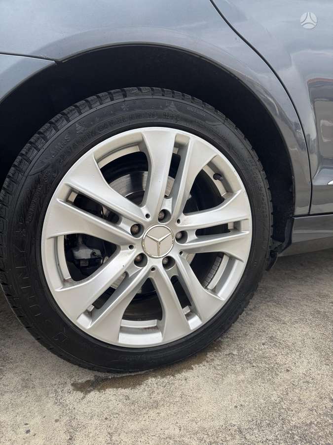 Mercedes-Benz C250 2012 — photo 11