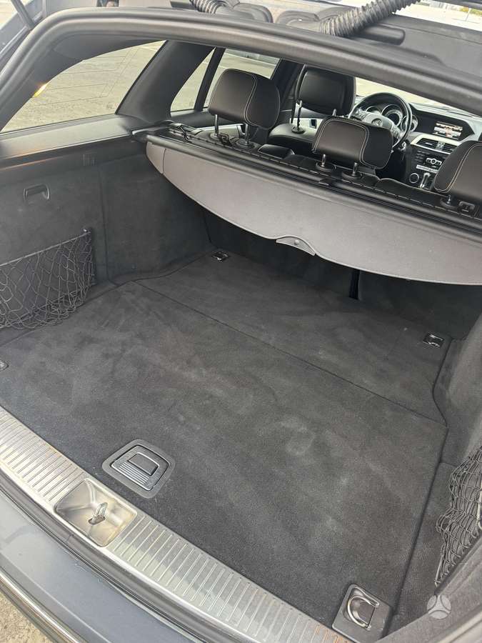 Mercedes-Benz C250 2012 — photo 13