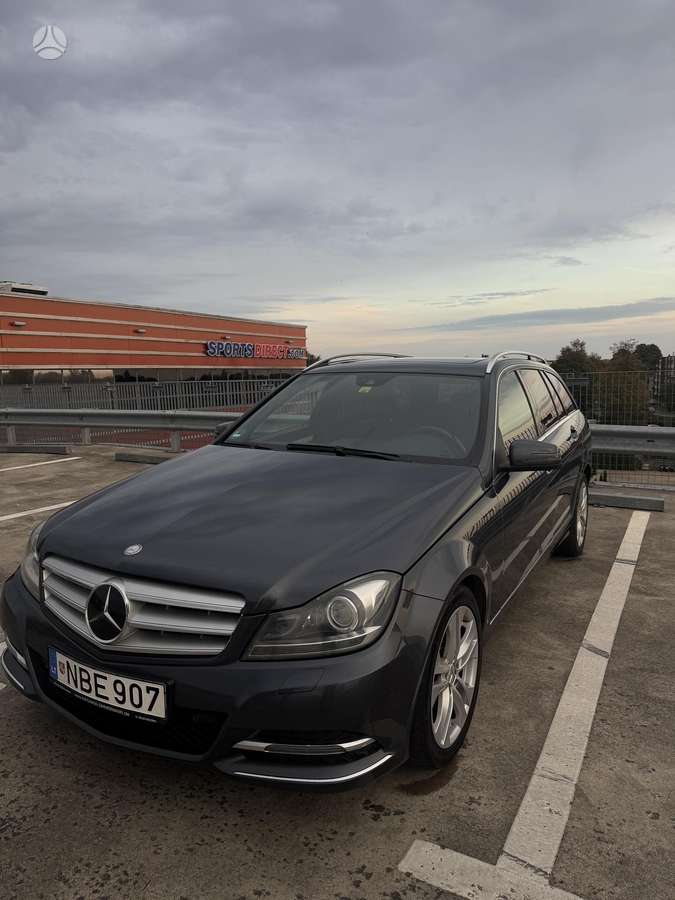 Mercedes-Benz C250 2012 — rear view