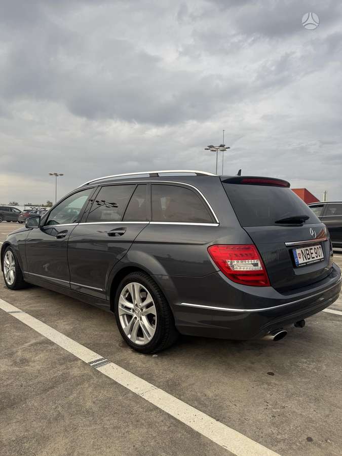 Mercedes-Benz C250 2012 — interior